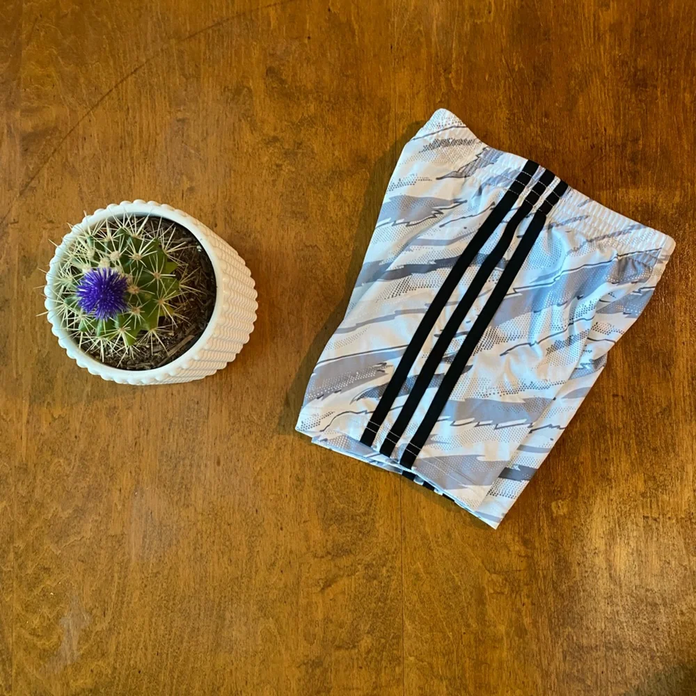adidas Boys 2T Gray Camo Athletic Shorts Mesh Logo Toddler Activewear